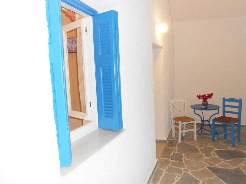 Livanios Studios, Milos, Greece