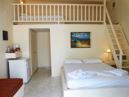 Livanios Studios, Milos, Greece