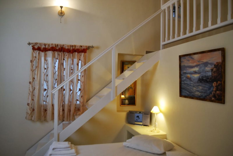 Livanios Studios, Milos, Greece