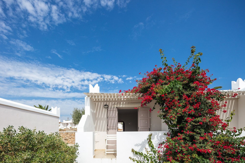 Hotel · Kavuras Village Hotel & Suites, Naxos