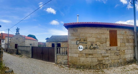 Casinhas da Capela, Tourém, Portugal