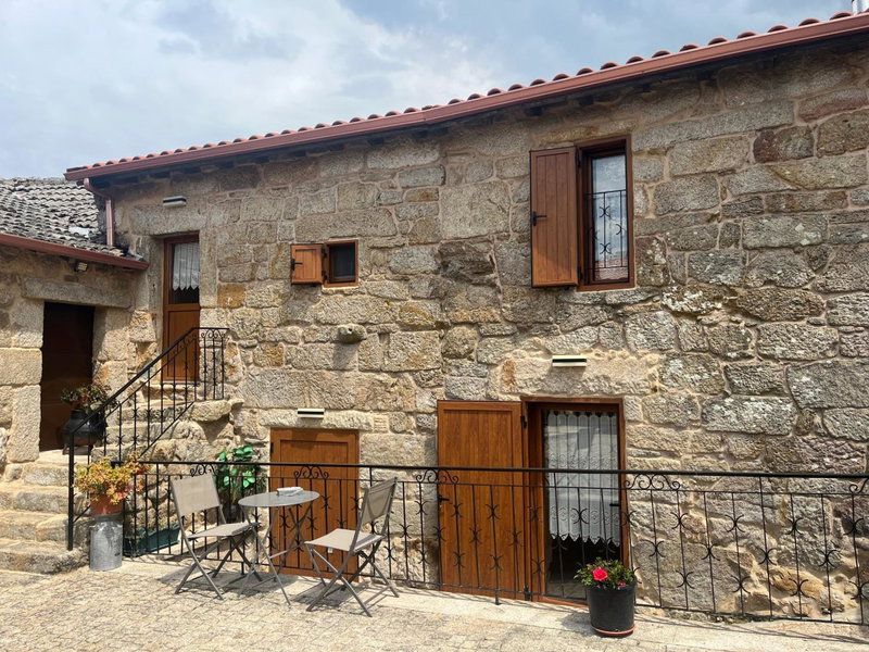 Casinhas da Capela, Tourém, Portugal