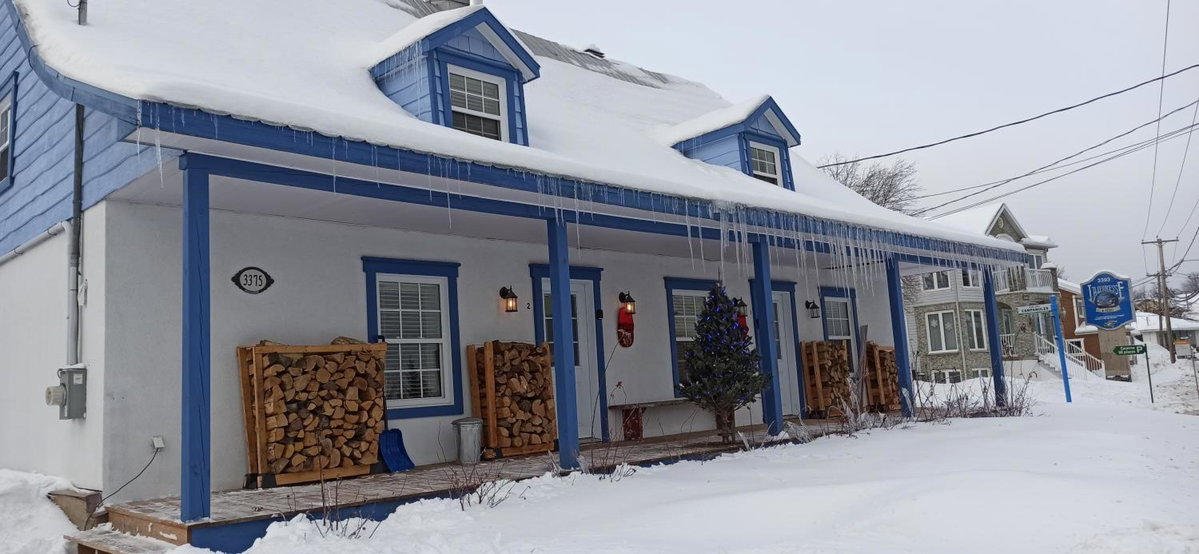 La Maison Bleue, Canada