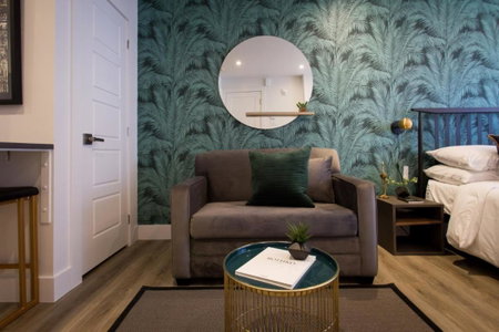 Sunny Green Palms Micro Studio with Yard View by Den Stays, Montréal, Canada