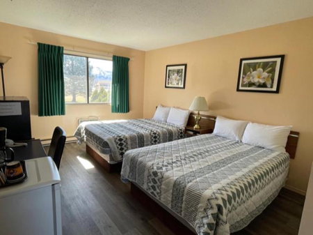 Y-5 Motel, Barrière, Canada