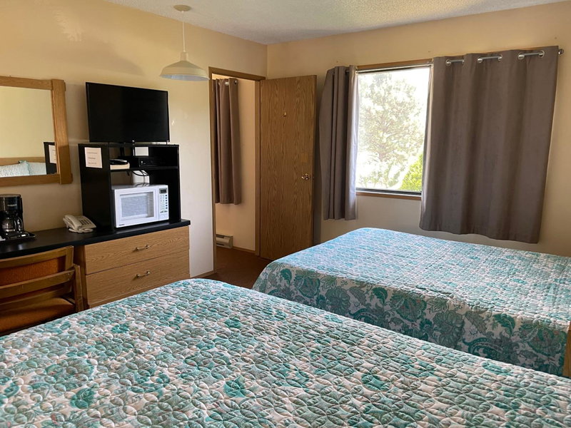 Y-5 Motel, Barrière, Canada