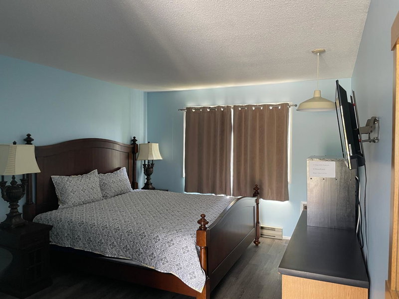 Y-5 Motel, Barrière, Canada