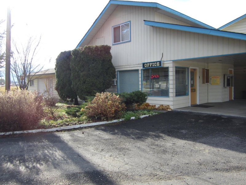 Y-5 Motel, Barrière, Canada
