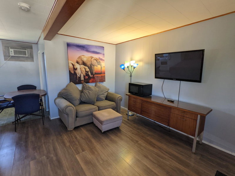 Deerview Lodge & Cabins - Princeton BC, Princeton, Canada