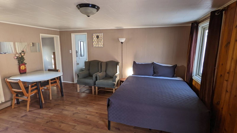Deerview Lodge & Cabins - Princeton BC, Princeton, Canada