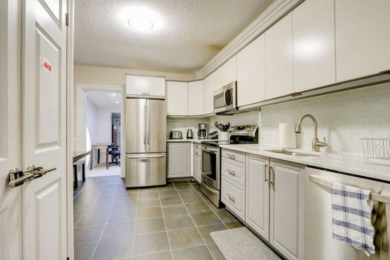 JstLikeHome - Central Suite, Ottawa, Canada