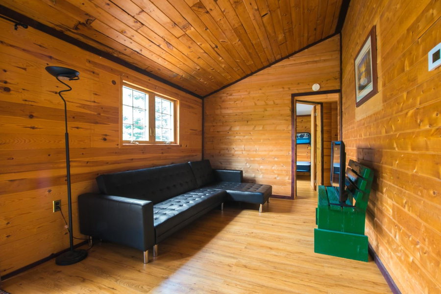 Beautiful 3 Bdrm + Bunkie Waterfront Cottage Near Gull Lake, Minden, Canada