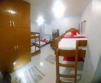 RedDoorz Hostel @ Ritz Place Baguio, Baguio, Philippines