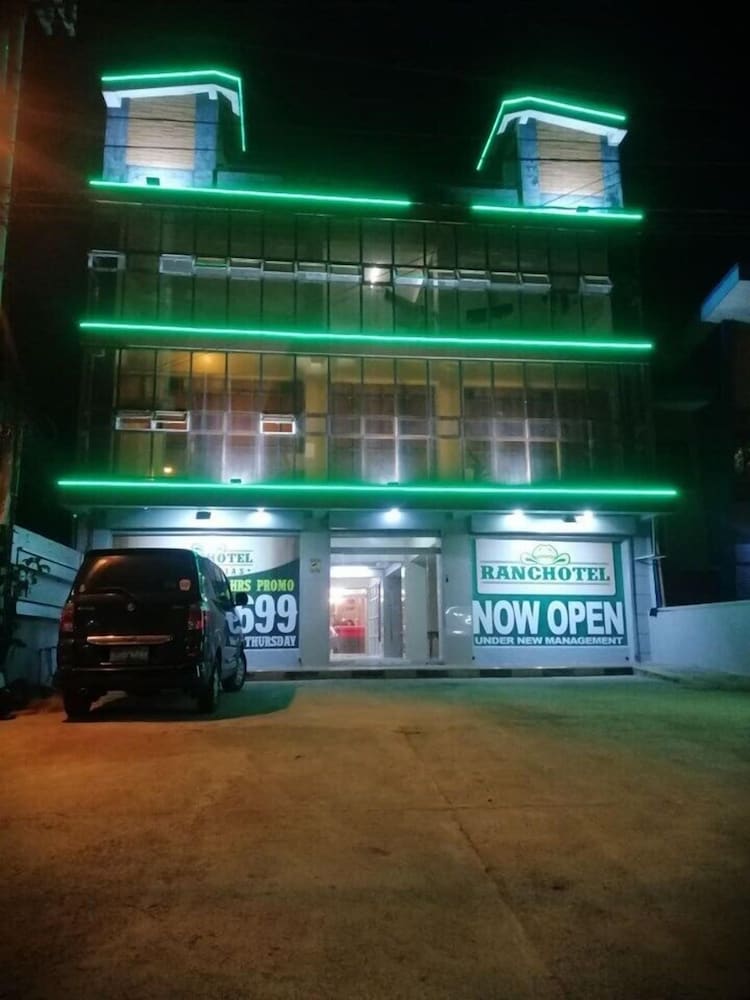Ranchotel General Trias Cavite by RedDoorz, Philippines