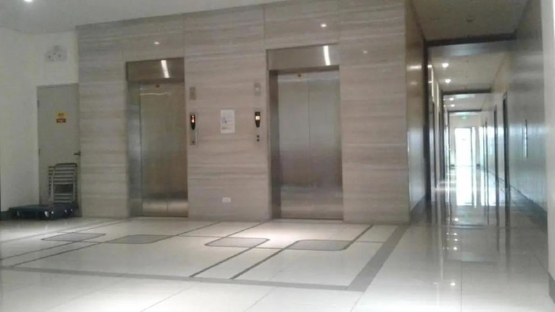 Del's Condotel across NAIA Terminal 3, Manila, Philippines