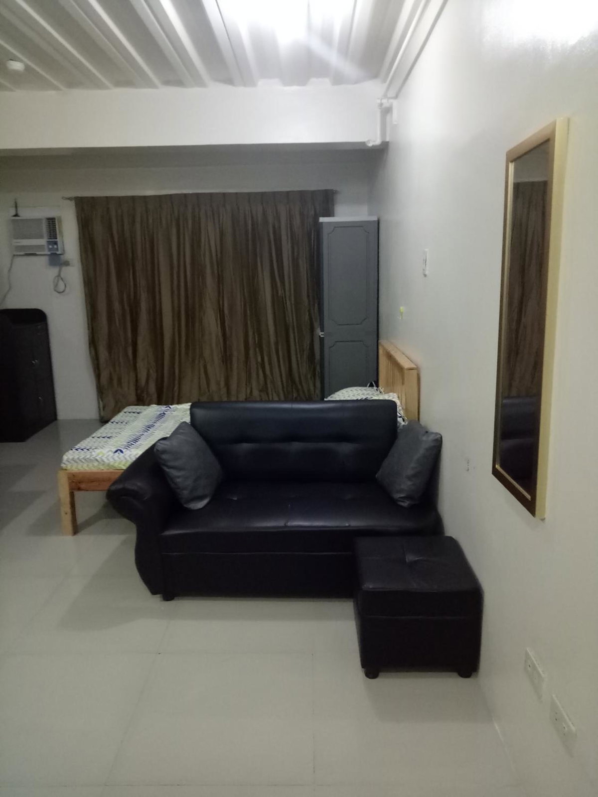 Hotel · Vimelzu Mhavic Family Room, Manila
