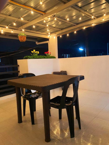 Balcony & 2BR TownHouse - near Clark Airport & Aqua Planet - TRP2, Angeles, Philippines