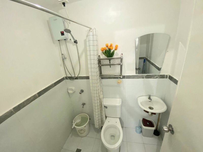 Balcony & 2BR TownHouse - near Clark Airport & Aqua Planet - TRP2, Angeles, Philippines