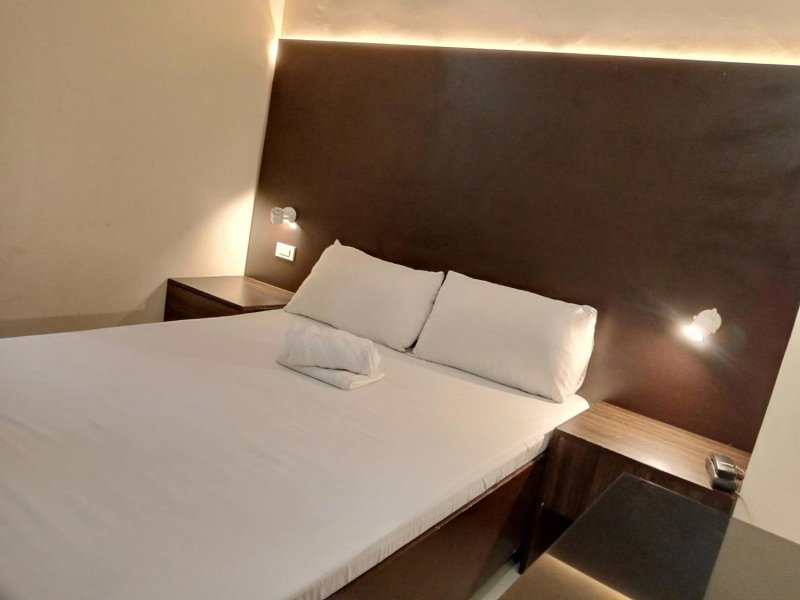 Anton's Inn, Balanga, Philippines