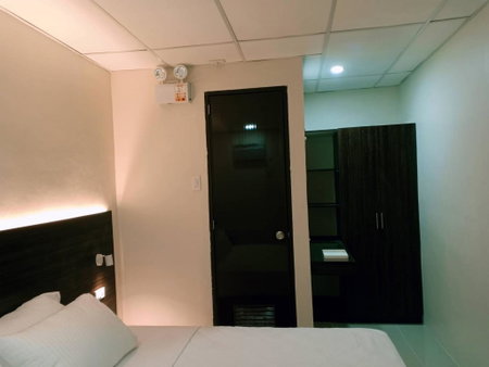 Anton's Inn, Balanga, Philippines