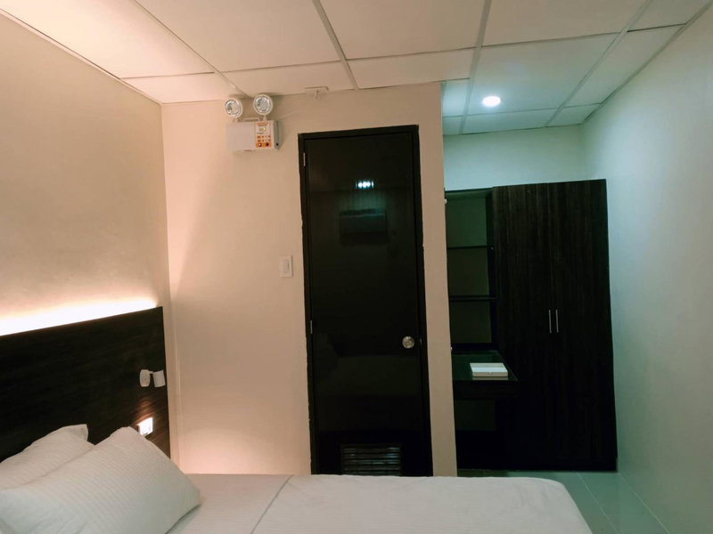 Anton's Inn, Balanga, Philippines