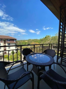 Anvaya Cove Penthouse Unit 10-2 BR., Morong, Philippines