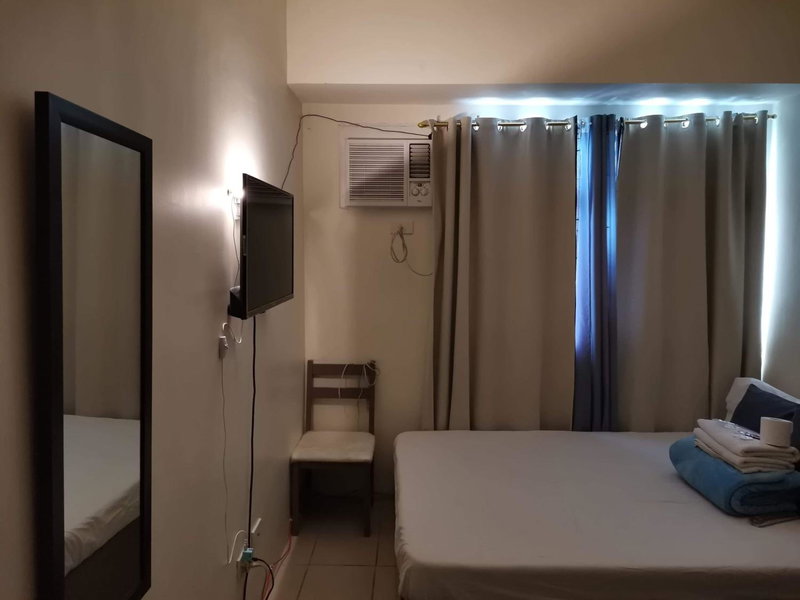 Mack's Awesome Place 24 with Netflix and FastUnliwifi, Manila, Philippines
