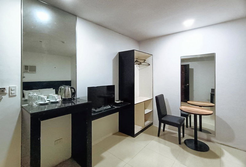 Check Inn Bacolod by RedDoorz, Bacolod, Philippines