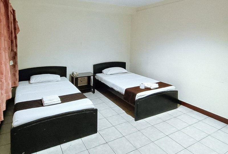 Check Inn Bacolod by RedDoorz, Bacolod, Philippines