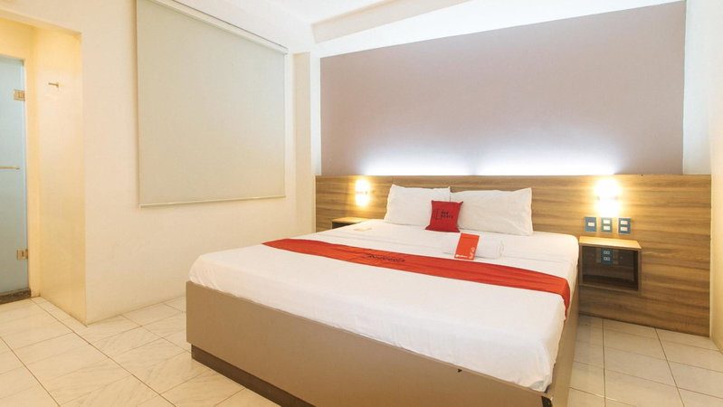 RedDoorz at V Plaza Hotel Manila, Manila, Philippines