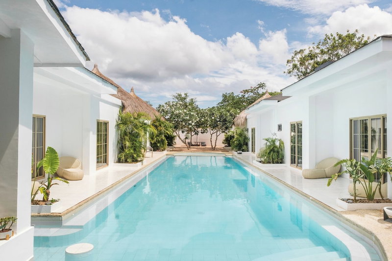 Seapearl of Alona, Panglao, Philippines