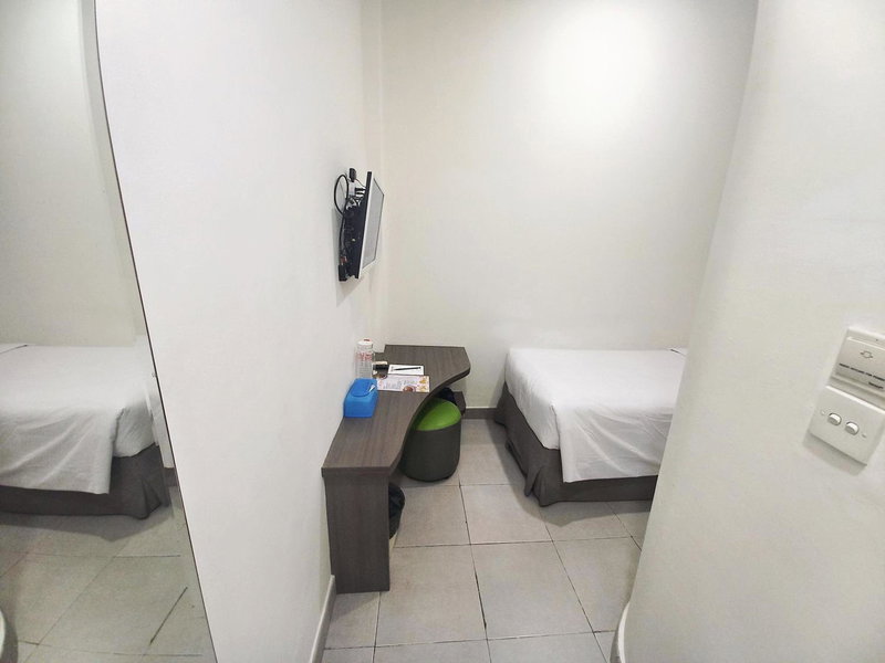 Hotel 88 Kedoya Jakarta, Jakarta, Indonesia