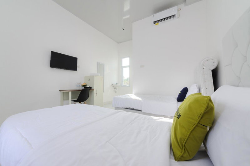 Urbanview Hotel Betego Syariah Enggal by RedDoorz, Tanjungkarang, Indonesia