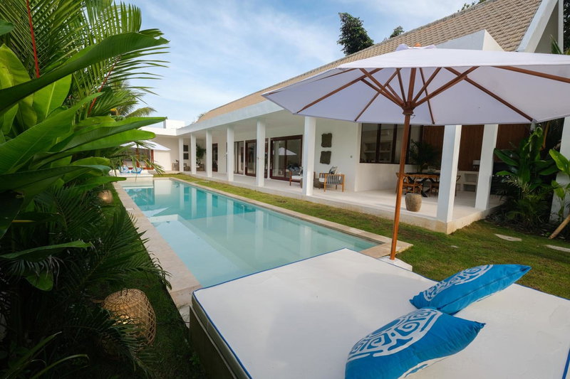 Ubud Luxury 2-Bedroom Villa with Private Pool and BBQ - Serene Escape!, Ubud, Indonesia