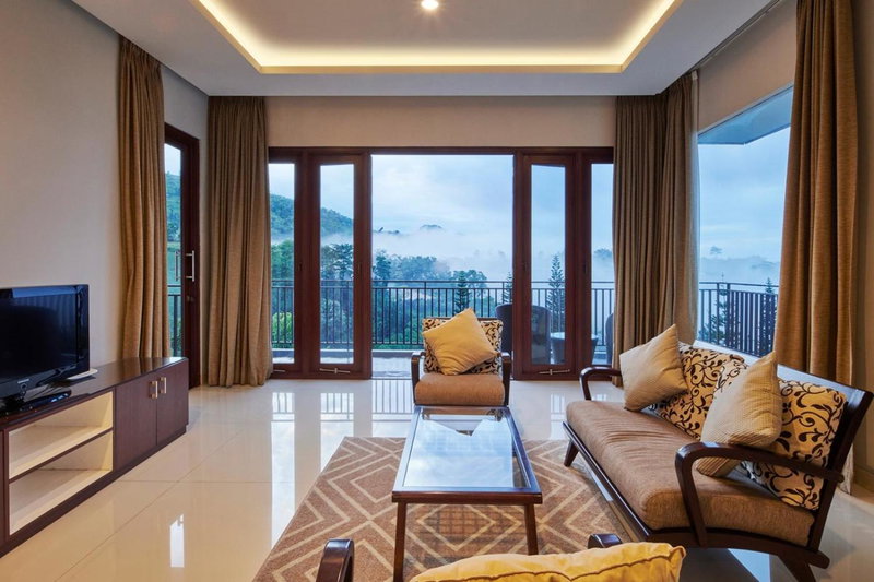 Morning Glory Mountain View Villa 4 Bedrooms With a Private Heated Swimming Pool, Bandung, Indonesia