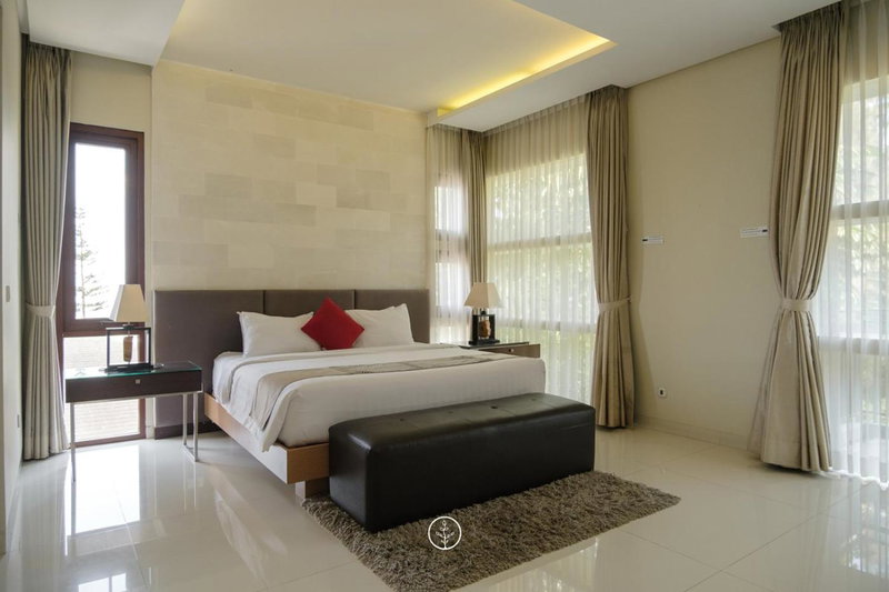 Morning Glory Mountain View Villa 4 Bedrooms With a Private Heated Swimming Pool, Bandung, Indonesia