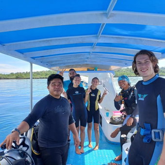 4 Sisters Divers, Bunaken, Indonesia