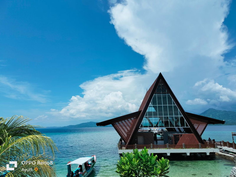 4 Sisters Divers, Bunaken, Indonesia