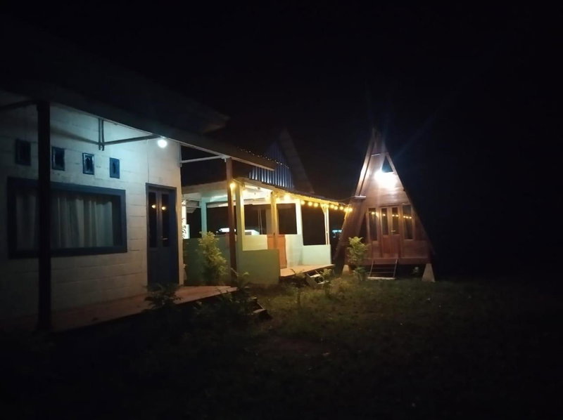 Tanjong Tinggi Cottage, Sijuk, Indonesia