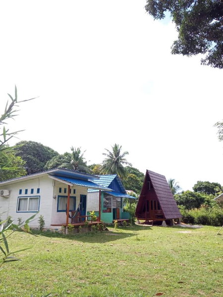 Tanjong Tinggi Cottage, Sijuk, Indonesia