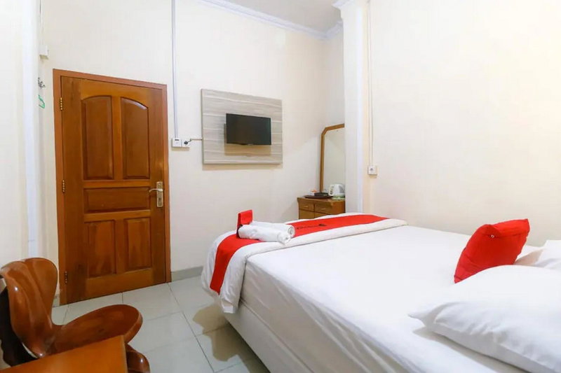 RedDoorz Plus near WTC Batanghari Mall, Tanjungjohor, Indonesia