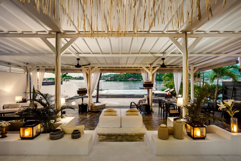 Villa Lagoon - Elegant & Absolute BeachFront in Nusa Ceningan, Nusa Lembongan, Indonesia