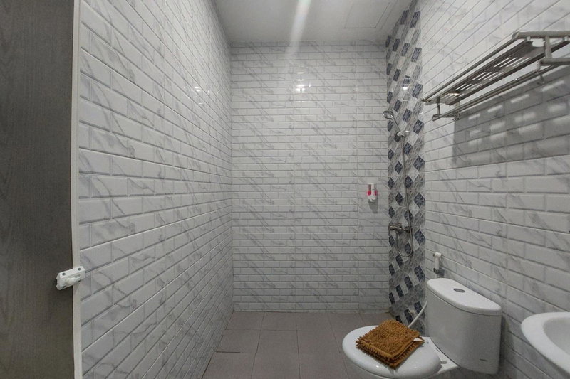 Qinara Inn, Pulauberayan Dadap, Indonesia