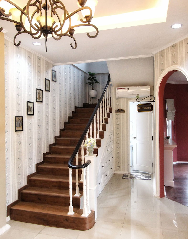 Hotel · Omah Madam Bed & Breakfast, Semarang