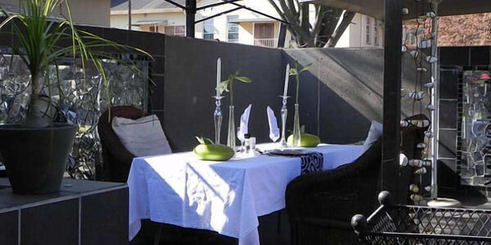 44 On Ennis Guest Lodge and Restaurant, South Africa