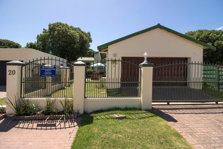 Dunwerkin Bachelor Flat, Kenton on Sea, South Africa