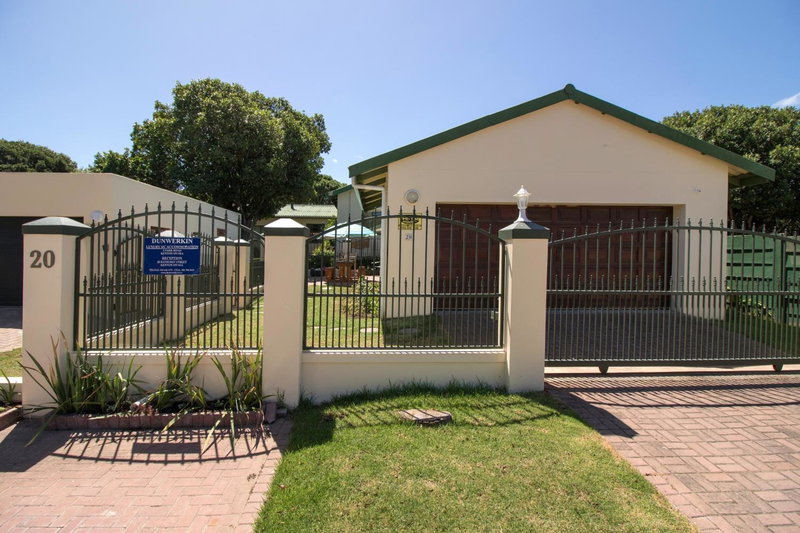 Dunwerkin Bachelor Flat, Kenton on Sea, South Africa