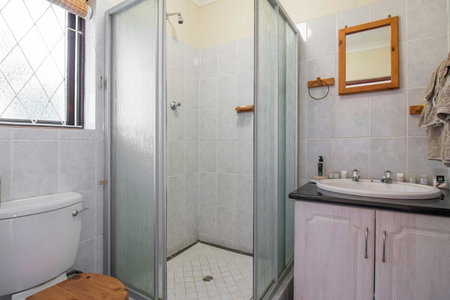 Dunwerkin Bachelor Flat, Kenton on Sea, South Africa