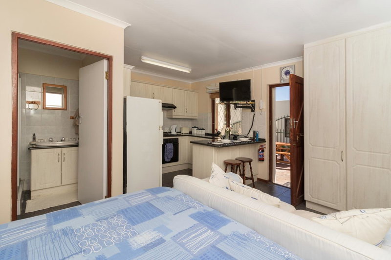 Dunwerkin Bachelor Flat, Kenton on Sea, South Africa