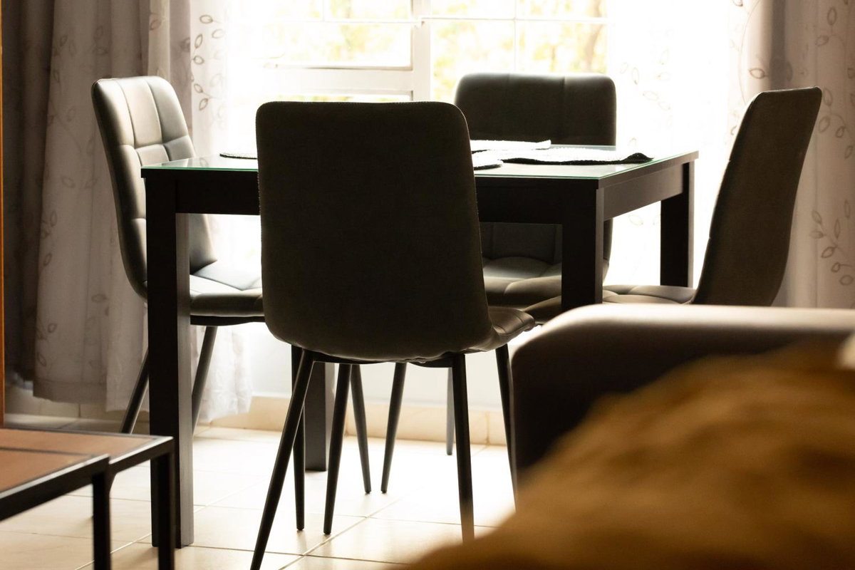 Hotel · VillaZek a modern 2 bedroom open- plan apartment with parking, Pretoria